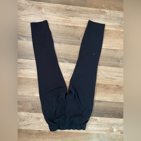 Lululemon pants - Picture 2 of 4